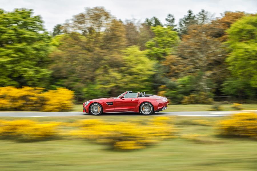  Mercedes-AMG GT C Roadster 2017 года  (UK) (фото 37 из 40)